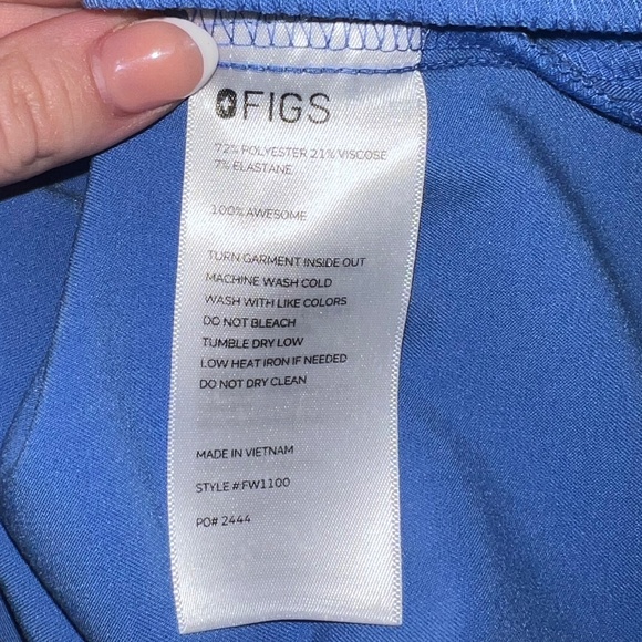 Figs Casma Three-Pocket Scrub Top - Picture 4 of 8